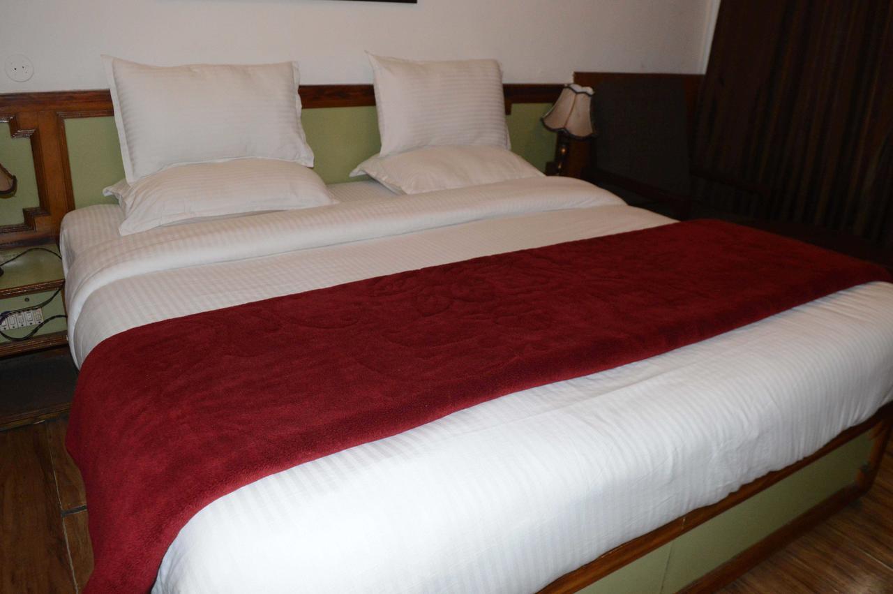Standard Hotel And Resturant Srīnagar 外观 照片