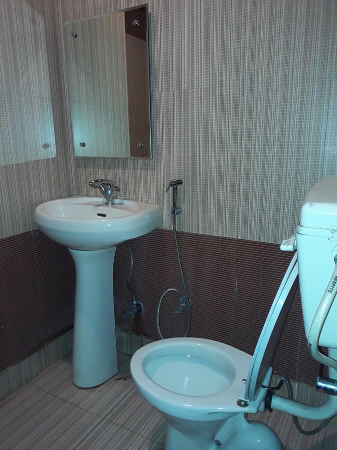 Standard Hotel And Resturant Srīnagar 外观 照片